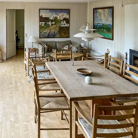 Vakantiehuis 4 Bedroom Beautiful In