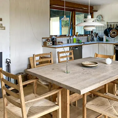 4 Bedroom Beautiful In Vakantiehuis *