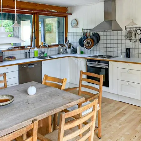 4 Bedroom Beautiful In Vakantiehuis Vejby